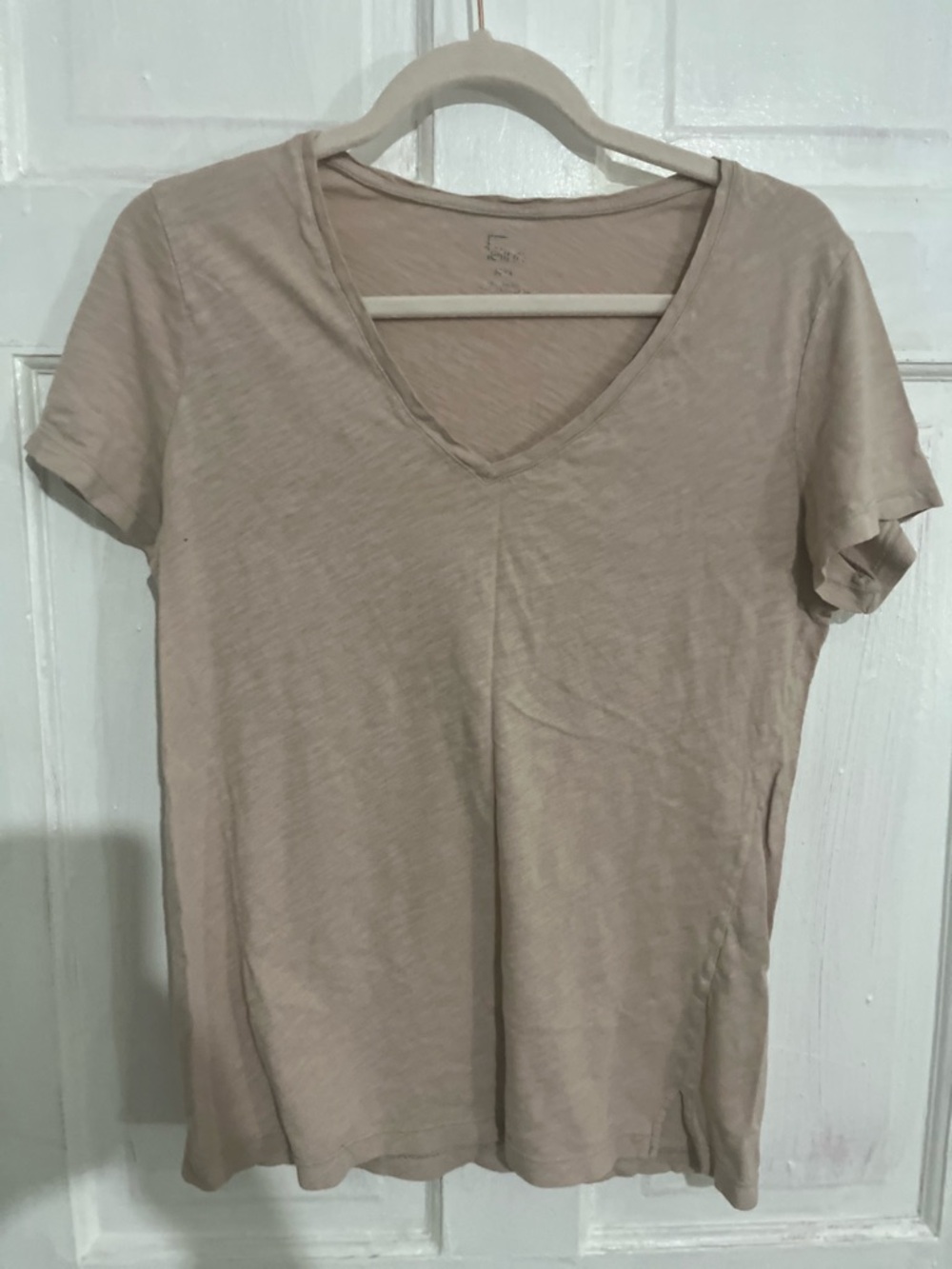 Felina Short Sleeve V-Neck Tee in Light Taupe